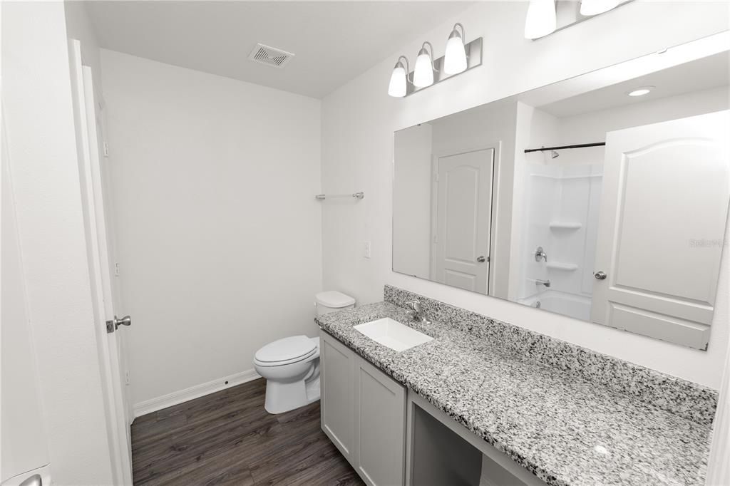 En Venta: $320,000 (4 camas, 2 baños, 1707 Pies cuadrados)