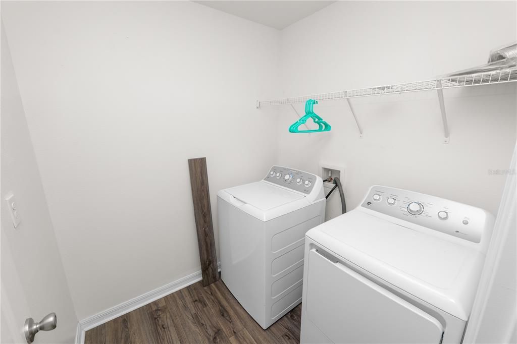 En Venta: $320,000 (4 camas, 2 baños, 1707 Pies cuadrados)