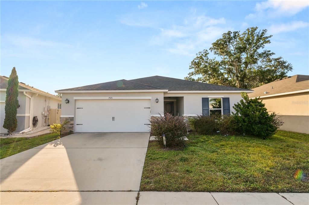 En Venta: $320,000 (4 camas, 2 baños, 1707 Pies cuadrados)