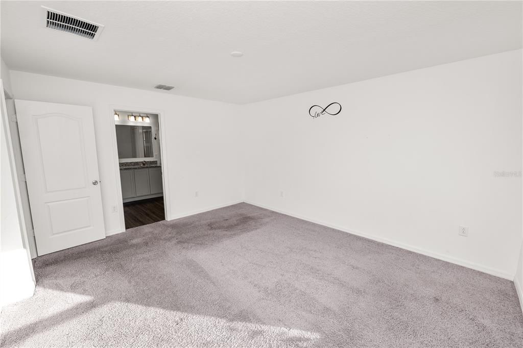 En Venta: $320,000 (4 camas, 2 baños, 1707 Pies cuadrados)