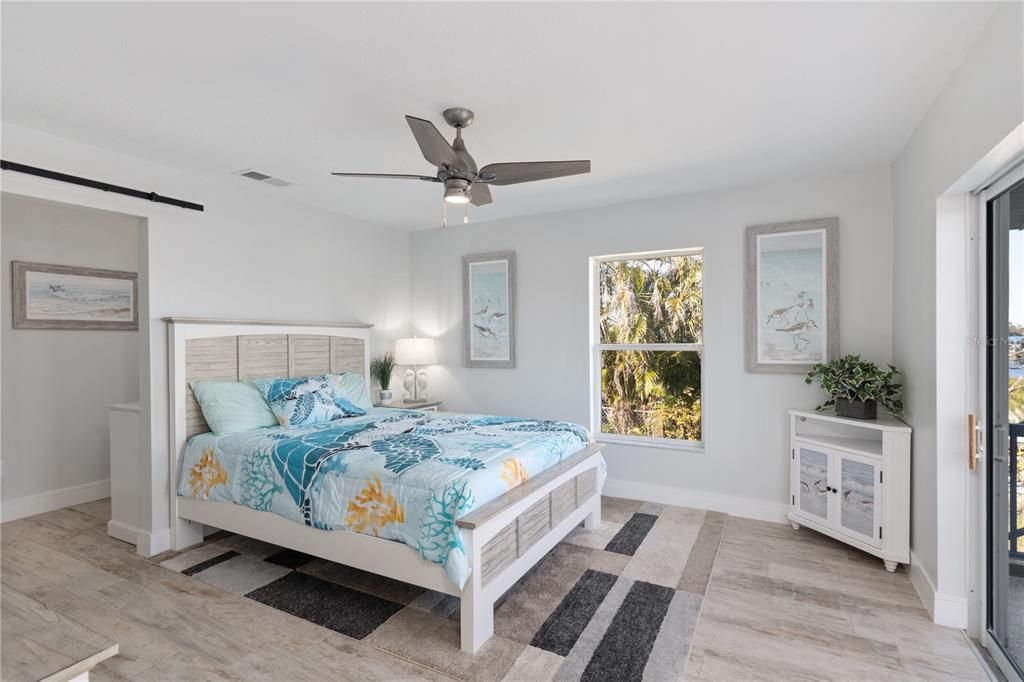 待售: $999,500 (5 贝兹, 3 浴室, 2714 平方英尺)