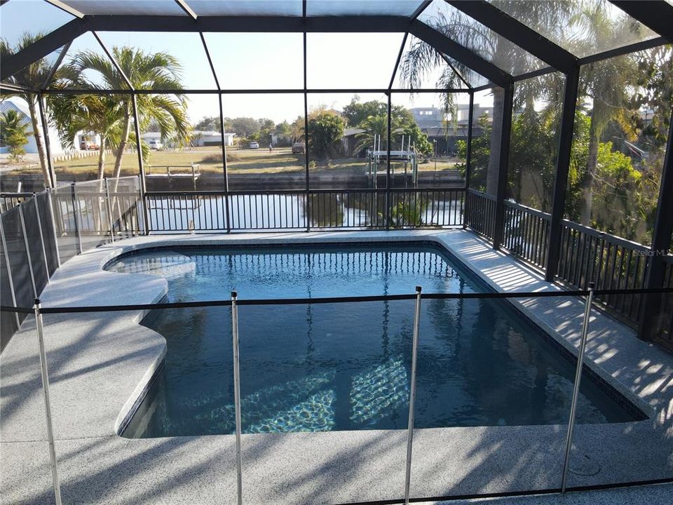 En Venta: $999,500 (5 camas, 3 baños, 2714 Pies cuadrados)