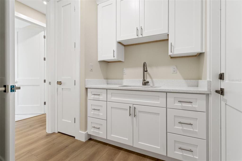 На продажу: $399,900 (3 спален, 2 ванн, 1842 Квадратных фут)