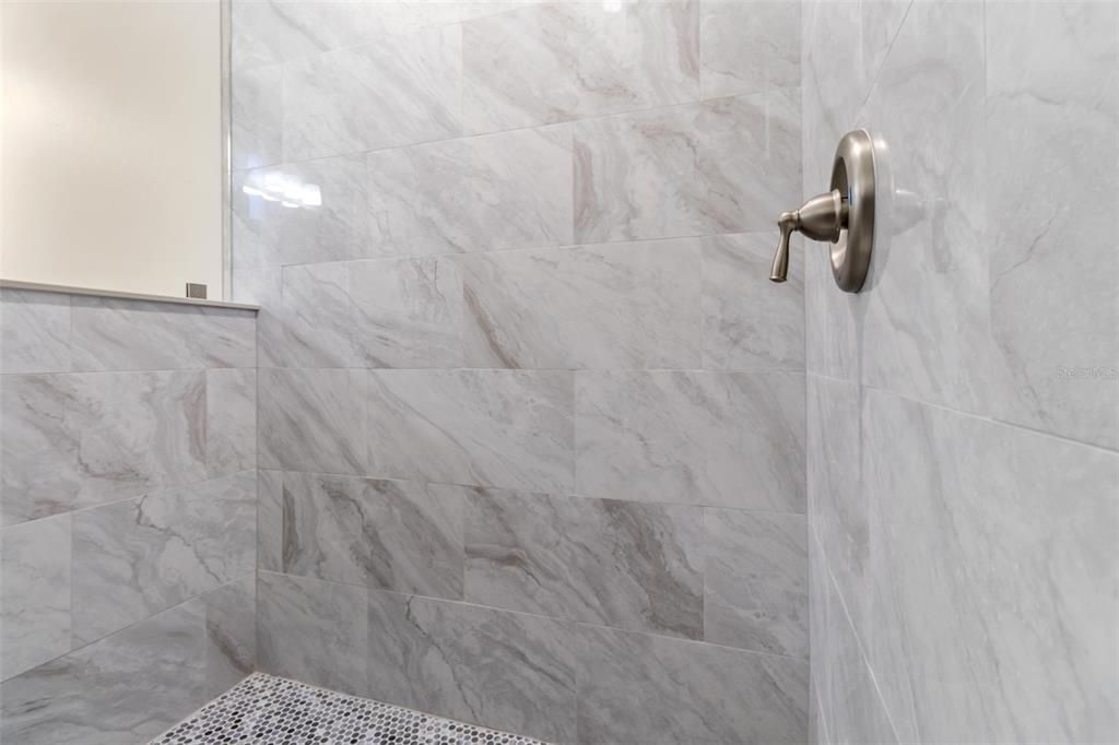 На продажу: $399,900 (3 спален, 2 ванн, 1842 Квадратных фут)