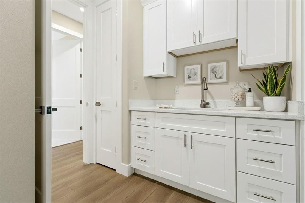 На продажу: $399,900 (3 спален, 2 ванн, 1842 Квадратных фут)