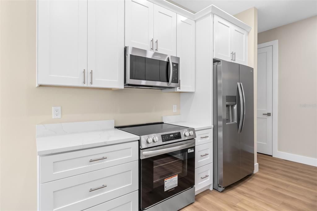 На продажу: $399,900 (3 спален, 2 ванн, 1842 Квадратных фут)