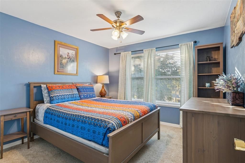 На продажу: $159,900 (3 спален, 2 ванн, 1093 Квадратных фут)