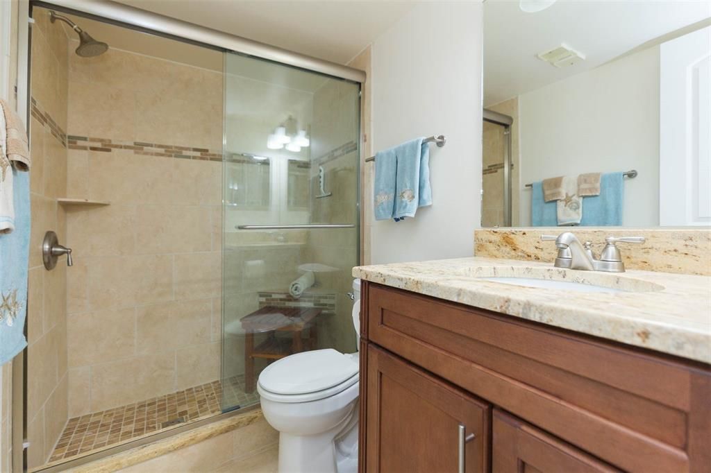 На продажу: $364,900 (2 спален, 2 ванн, 960 Квадратных фут)