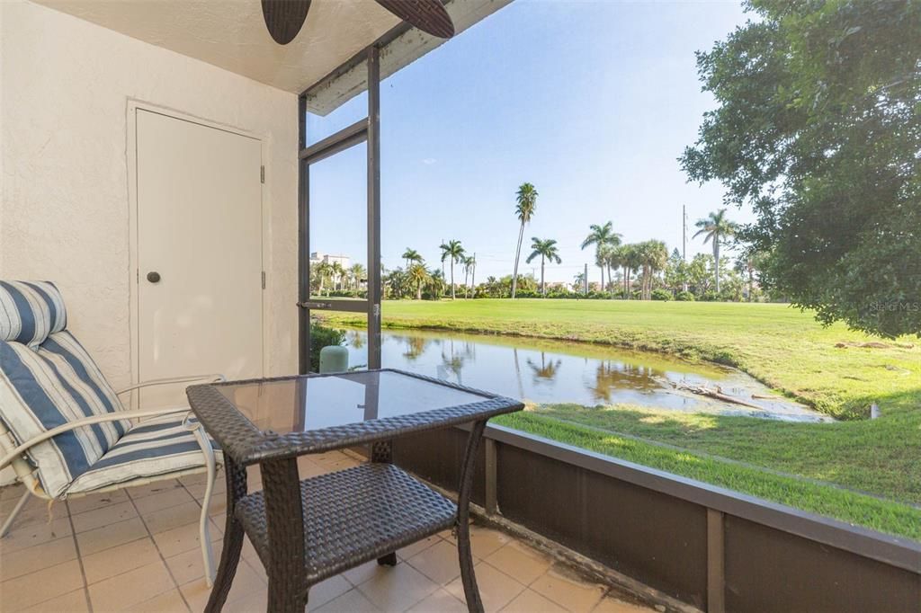 На продажу: $364,900 (2 спален, 2 ванн, 960 Квадратных фут)