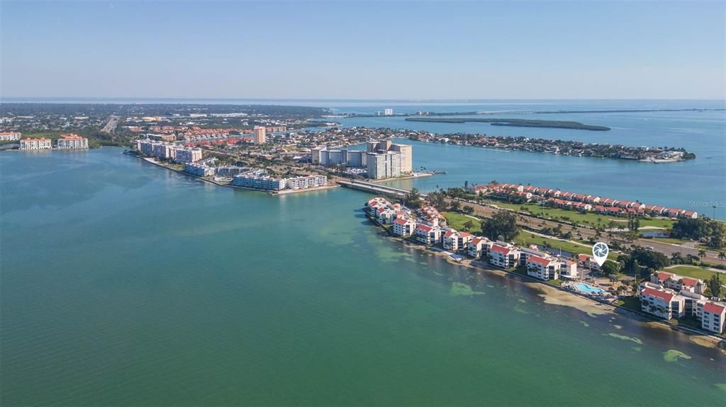 На продажу: $364,900 (2 спален, 2 ванн, 960 Квадратных фут)