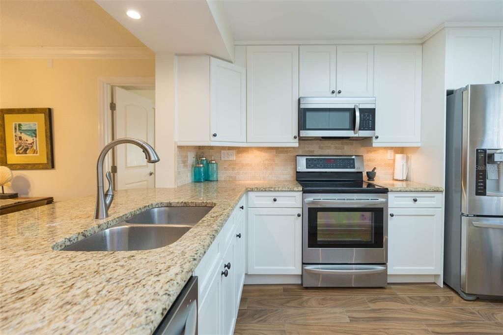 На продажу: $364,900 (2 спален, 2 ванн, 960 Квадратных фут)