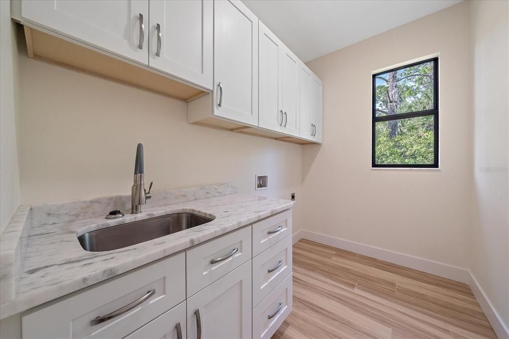 En Venta: $539,900 (3 camas, 2 baños, 1928 Pies cuadrados)