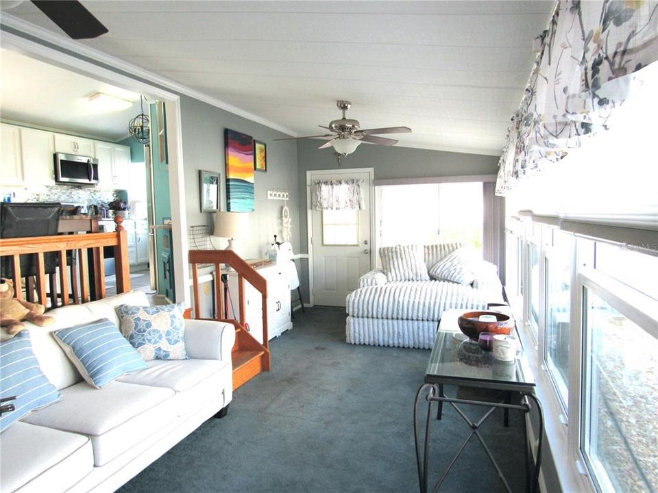 На продажу: $140,000 (1 спален, 1 ванн, 640 Квадратных фут)