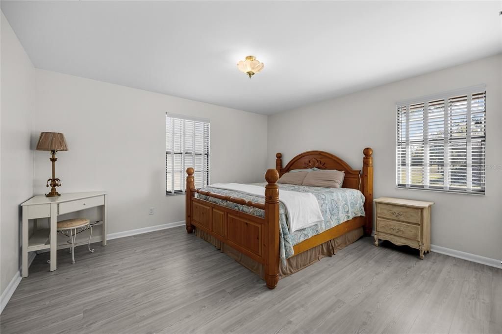 For Sale: $340,000 (3 beds, 2 baths, 2304 Square Feet)