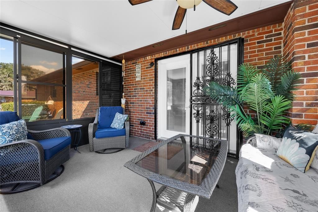 For Sale: $340,000 (3 beds, 2 baths, 2304 Square Feet)