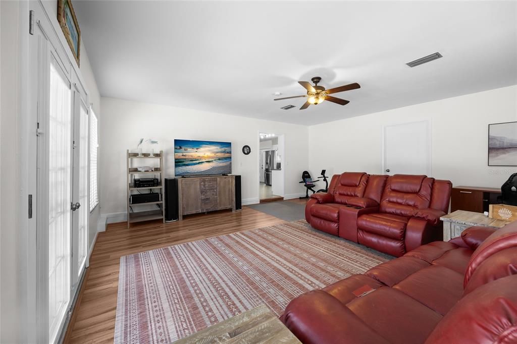 For Sale: $340,000 (3 beds, 2 baths, 2304 Square Feet)