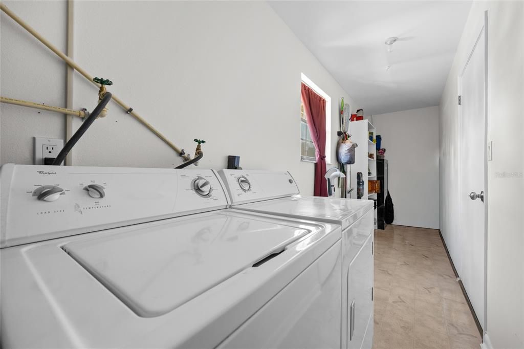 For Sale: $340,000 (3 beds, 2 baths, 2304 Square Feet)