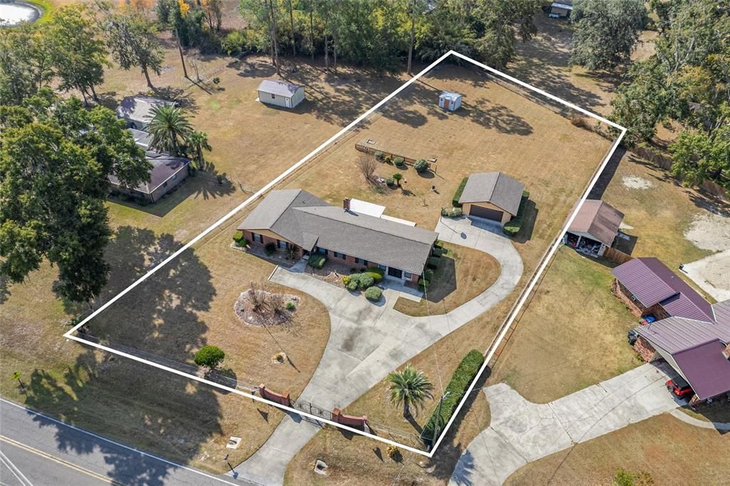 For Sale: $340,000 (3 beds, 2 baths, 2304 Square Feet)