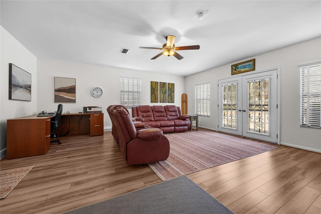 For Sale: $340,000 (3 beds, 2 baths, 2304 Square Feet)