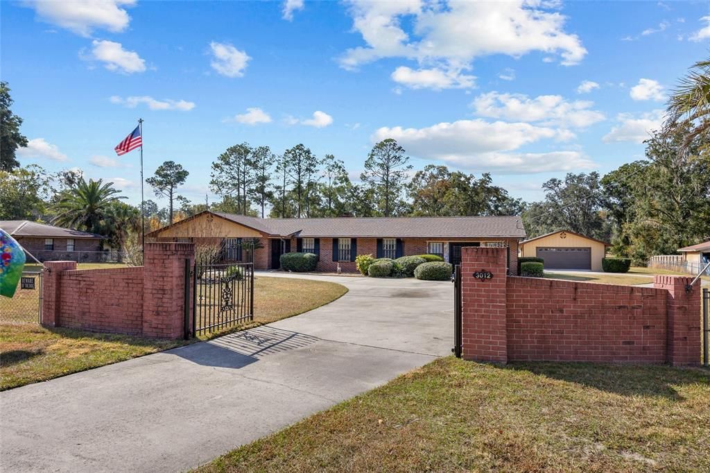 For Sale: $340,000 (3 beds, 2 baths, 2304 Square Feet)