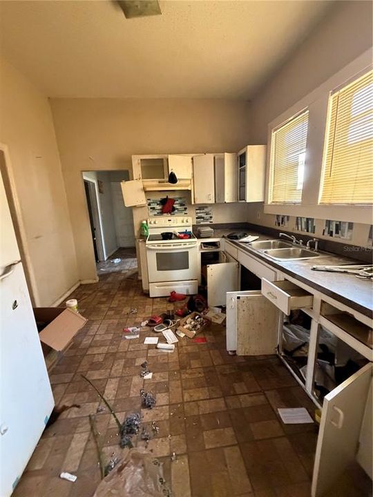 待售: $184,500 (3 贝兹, 2 浴室, 1106 平方英尺)