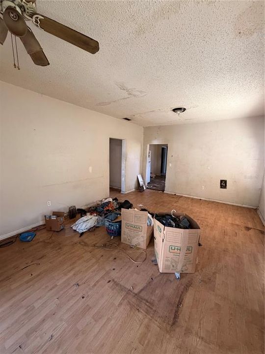 待售: $184,500 (3 贝兹, 2 浴室, 1106 平方英尺)