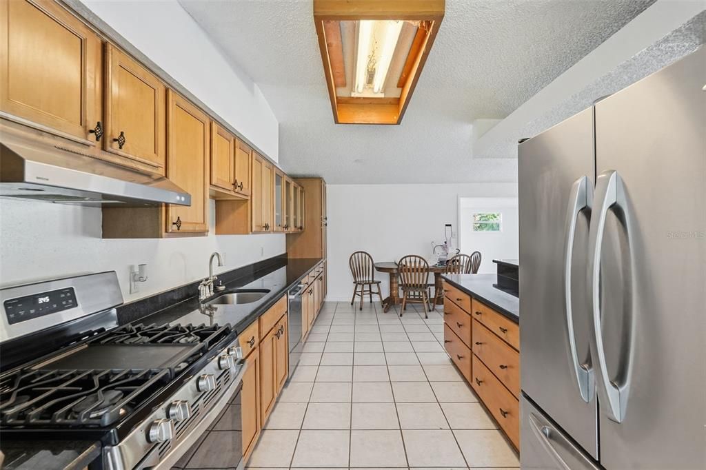 待售: $505,000 (3 贝兹, 2 浴室, 2185 平方英尺)