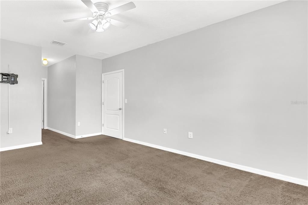 For Sale: $287,000 (3 beds, 2 baths, 1769 Square Feet)