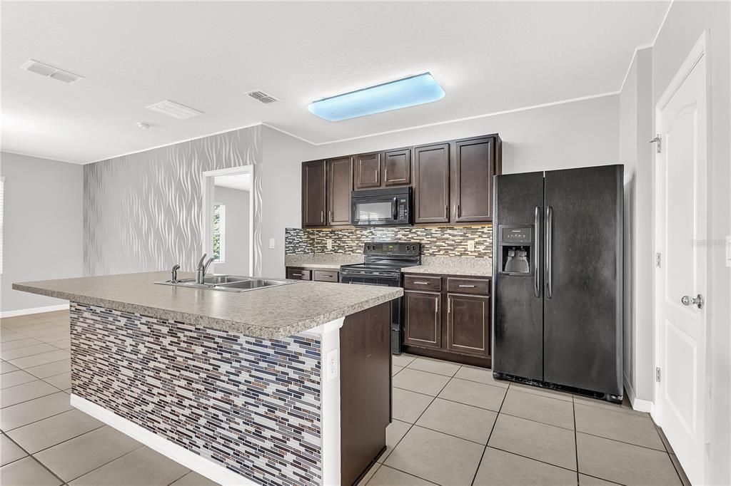 For Sale: $287,000 (3 beds, 2 baths, 1769 Square Feet)