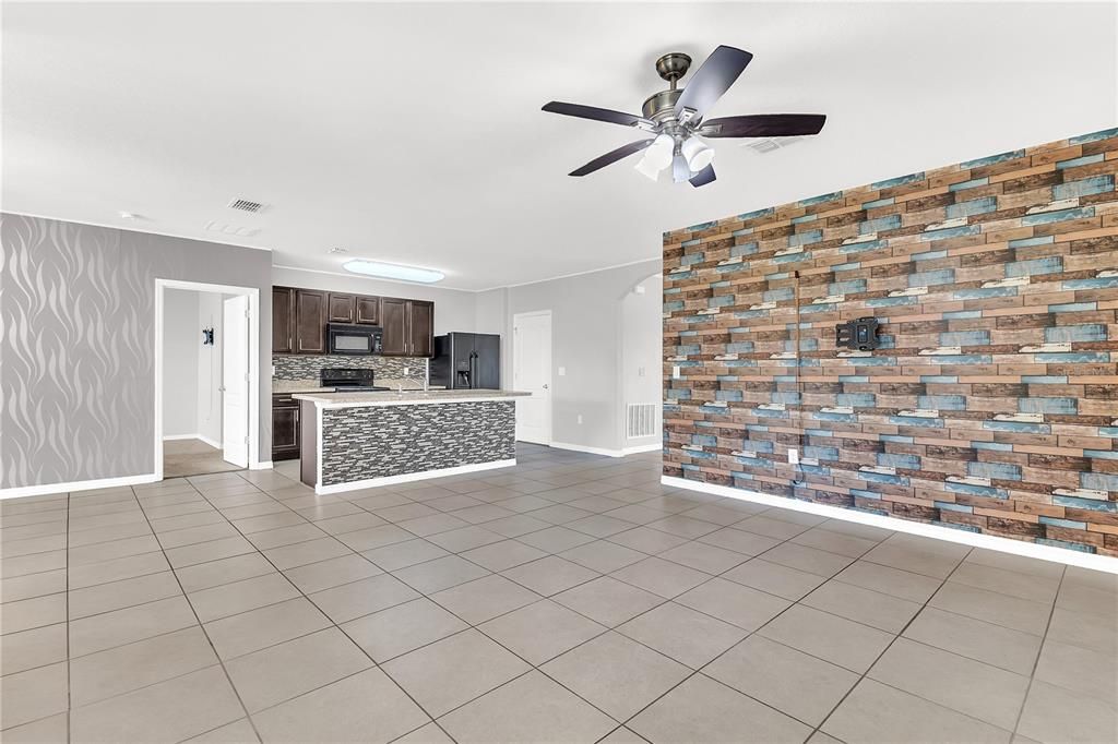 For Sale: $287,000 (3 beds, 2 baths, 1769 Square Feet)