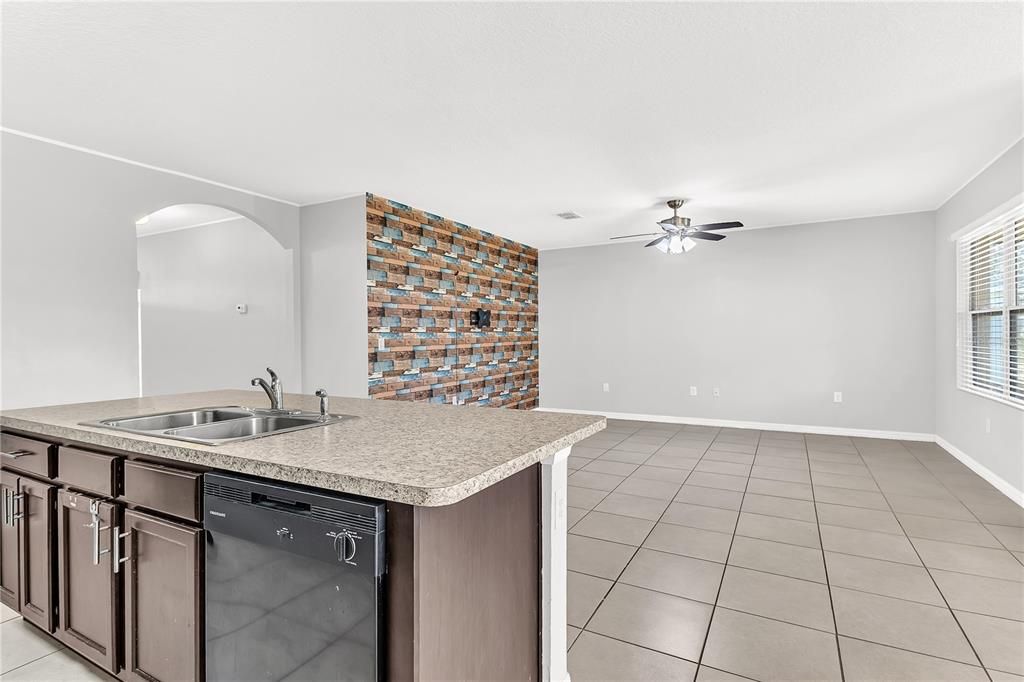 For Sale: $287,000 (3 beds, 2 baths, 1769 Square Feet)