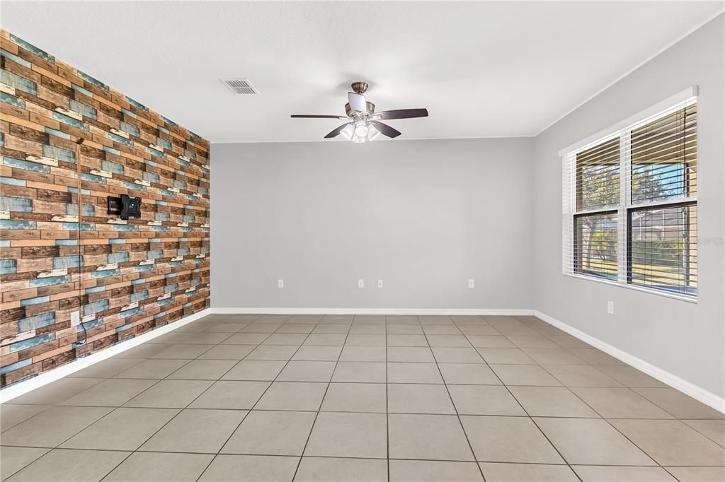 For Sale: $287,000 (3 beds, 2 baths, 1769 Square Feet)