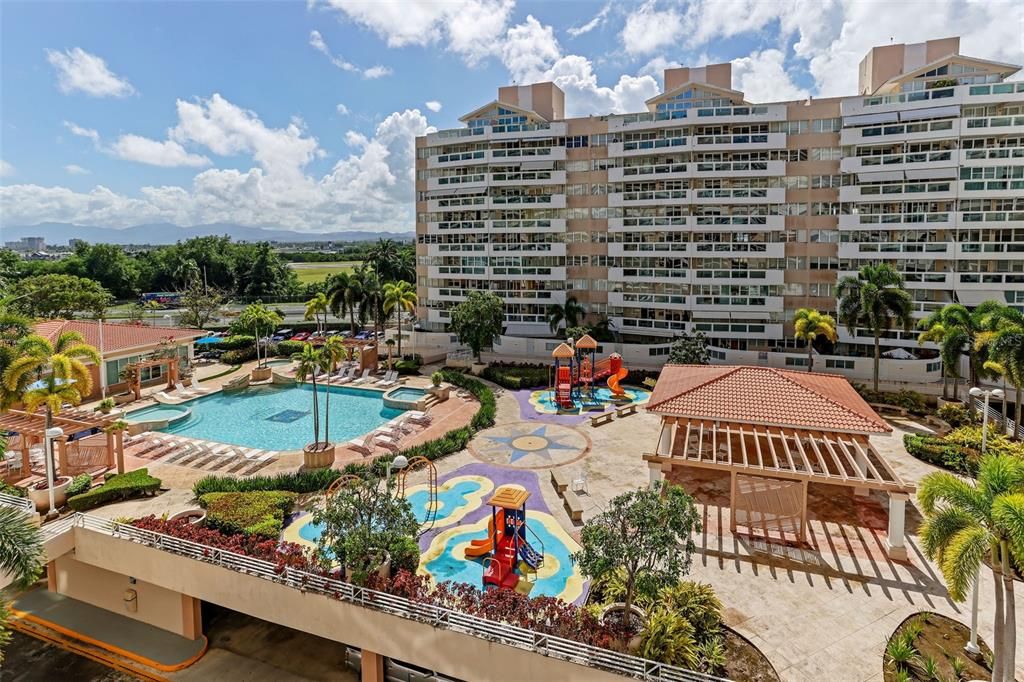 For Rent: $4,900 (3 beds, 2 baths, 1800 Square Feet)