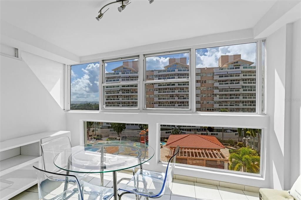 For Rent: $4,900 (3 beds, 2 baths, 1800 Square Feet)