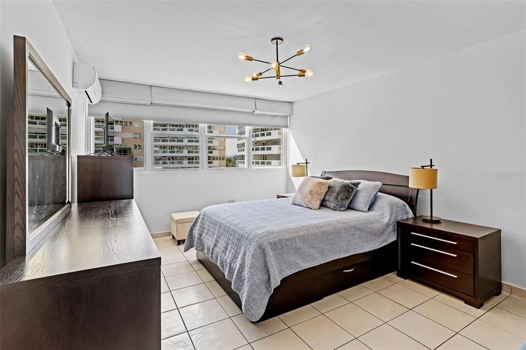 For Rent: $4,900 (3 beds, 2 baths, 1800 Square Feet)