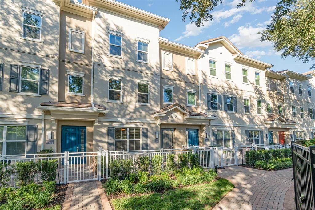 待售: $425,000 (3 贝兹, 3 浴室, 1989 平方英尺)