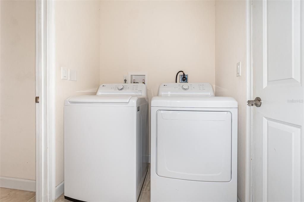 待售: $425,000 (3 贝兹, 3 浴室, 1989 平方英尺)