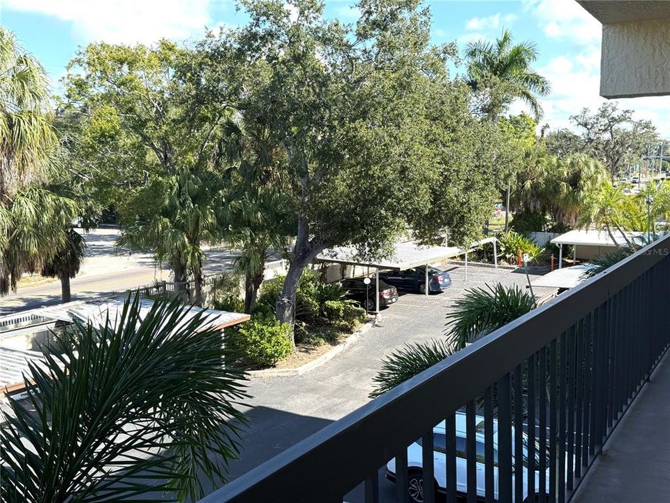 For Sale: $149,900 (2 beds, 2 baths, 1050 Square Feet)