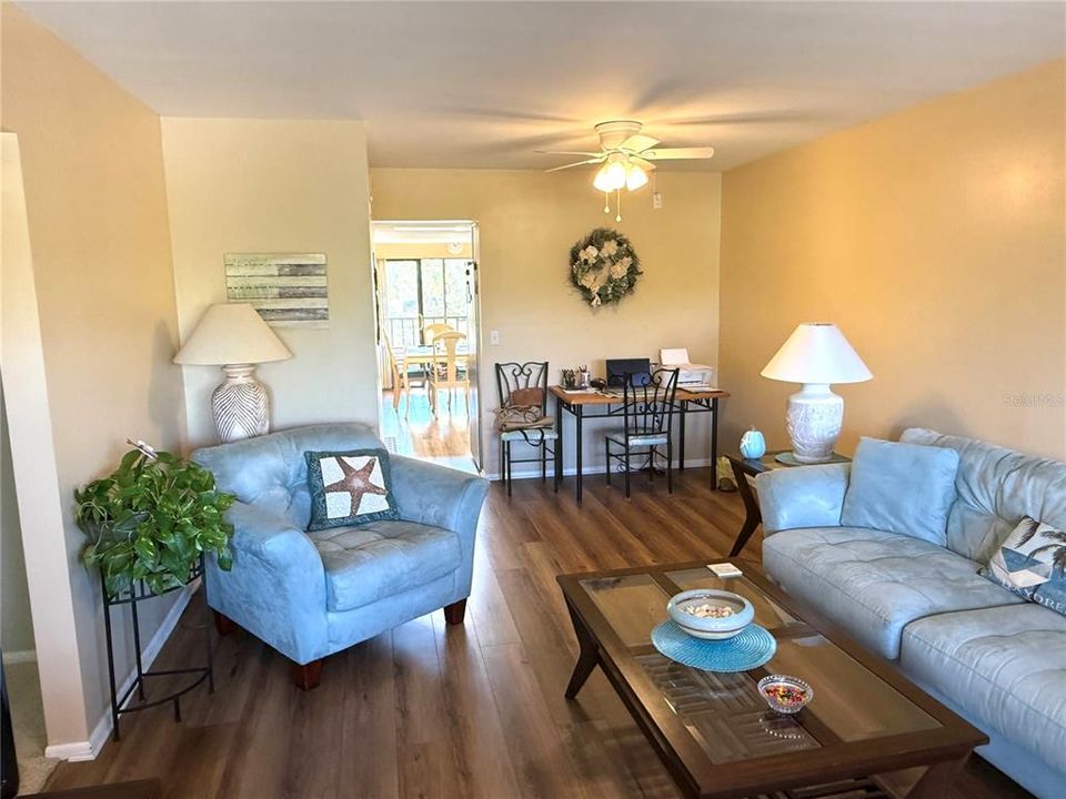 For Sale: $149,900 (2 beds, 2 baths, 1050 Square Feet)