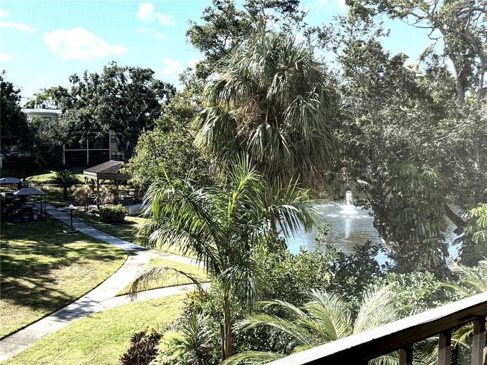 For Sale: $149,900 (2 beds, 2 baths, 1050 Square Feet)