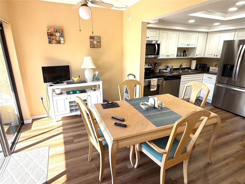 For Sale: $149,900 (2 beds, 2 baths, 1050 Square Feet)