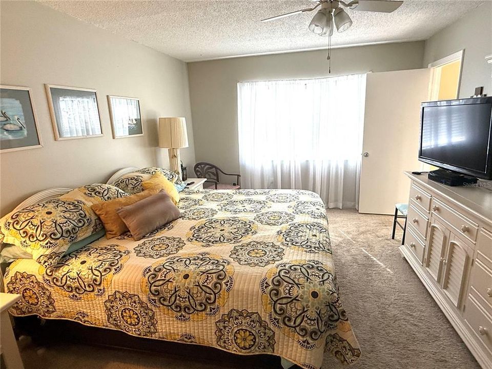 For Sale: $149,900 (2 beds, 2 baths, 1050 Square Feet)