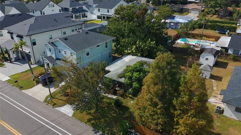 Под контрактом: $350,000 (0.13 acres)