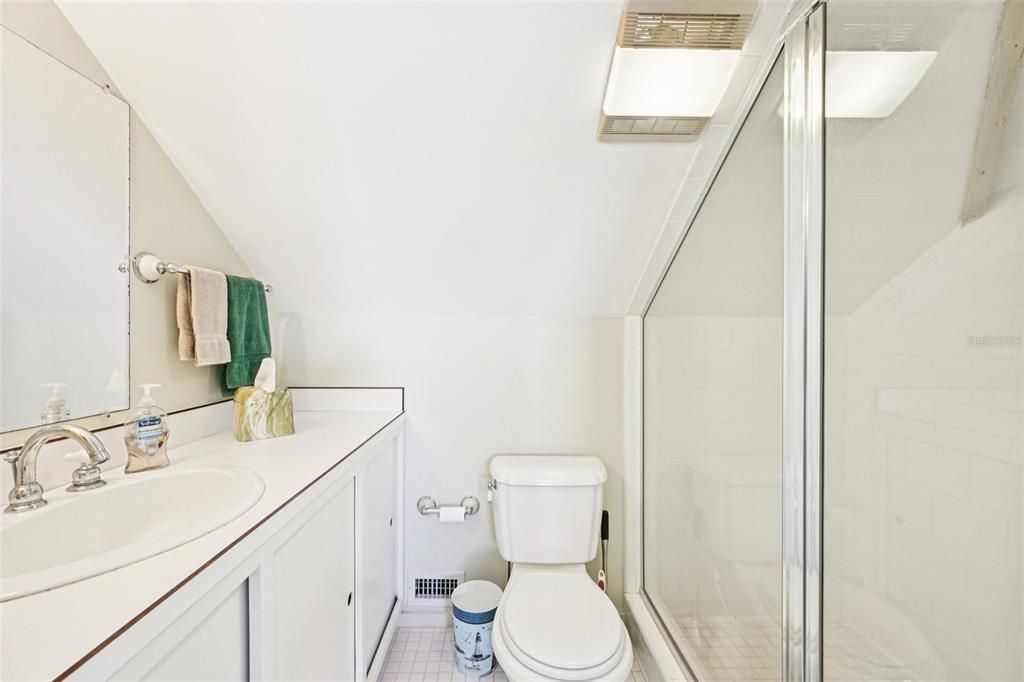 For Sale: $2,490,000 (6 beds, 5 baths, 3999 Square Feet)