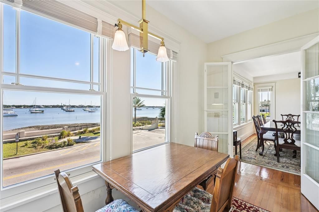 For Sale: $2,490,000 (6 beds, 5 baths, 3999 Square Feet)