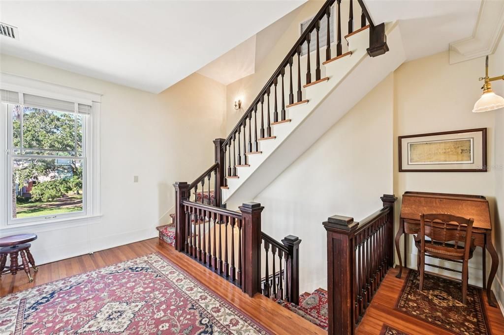 For Sale: $2,490,000 (6 beds, 5 baths, 3999 Square Feet)