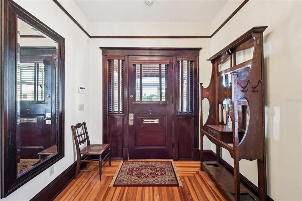 For Sale: $2,490,000 (6 beds, 5 baths, 3999 Square Feet)