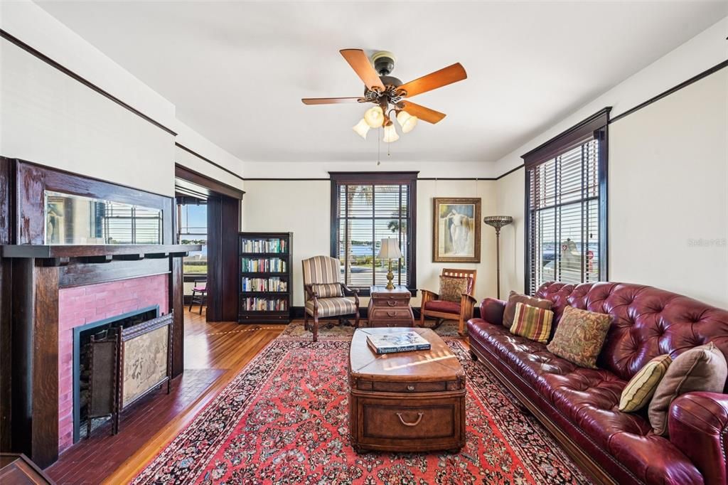 For Sale: $2,490,000 (6 beds, 5 baths, 3999 Square Feet)