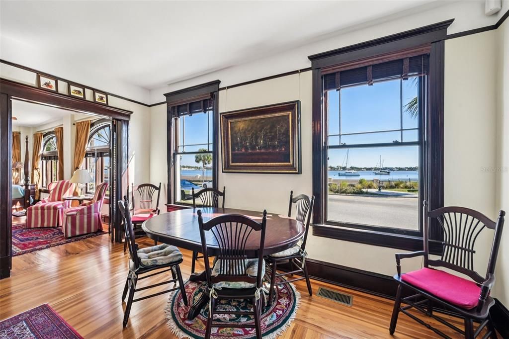 For Sale: $2,490,000 (6 beds, 5 baths, 3999 Square Feet)