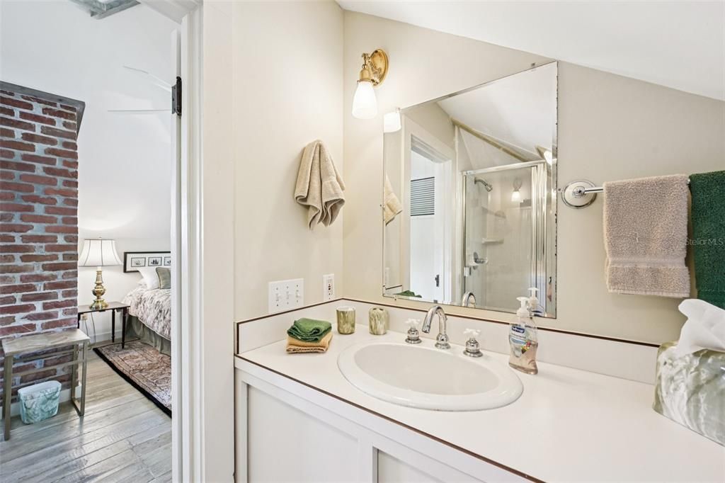 For Sale: $2,490,000 (6 beds, 5 baths, 3999 Square Feet)